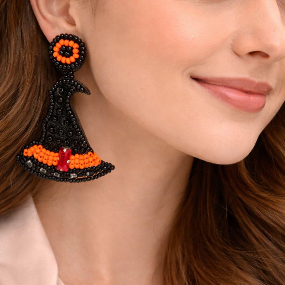 ⚠️ 5/25: Halloween Black & Orange Beaded Witch Hat Earrings